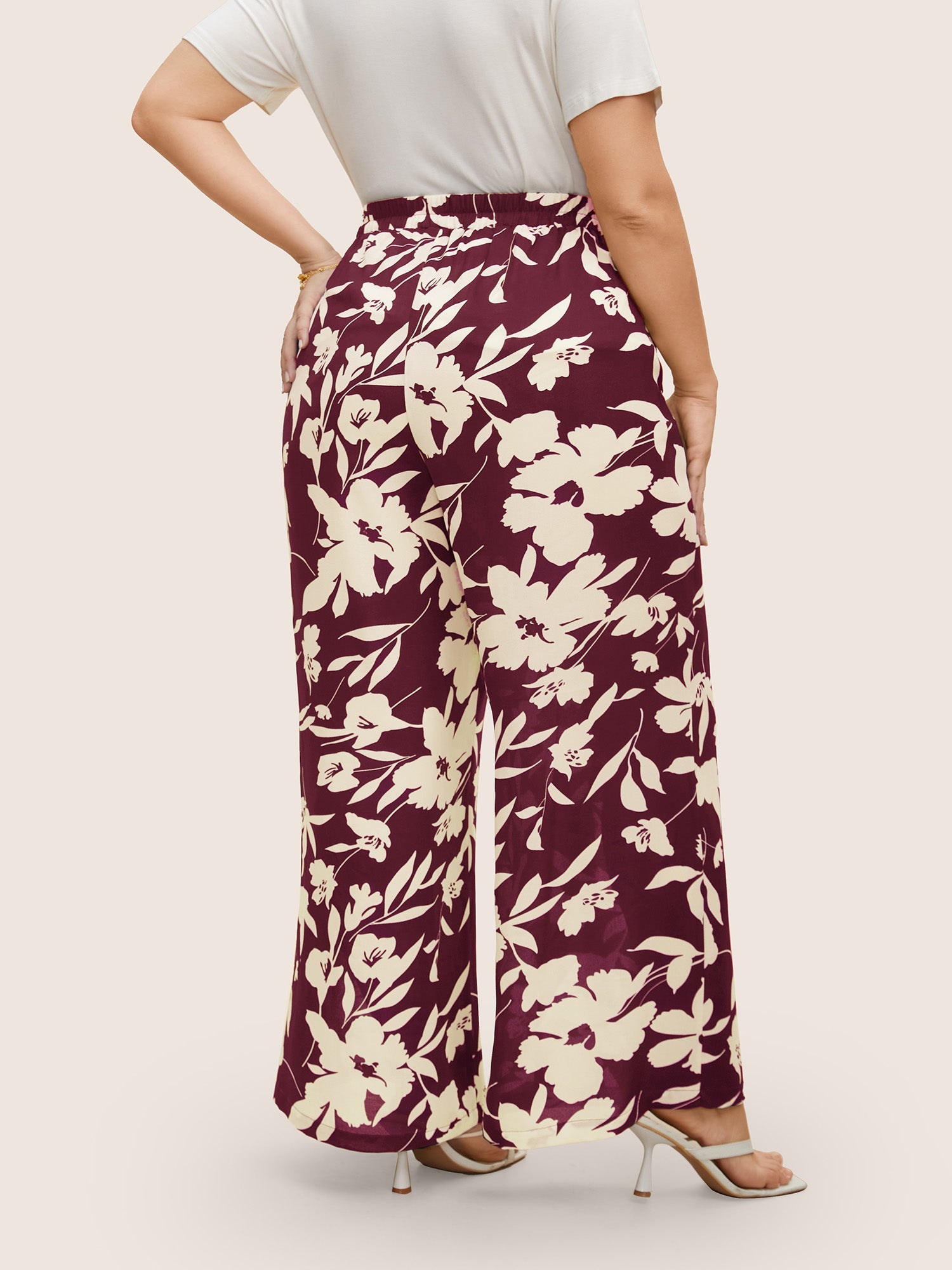 Silhouette broek met bloemenprint en stropdassen in zijnaden