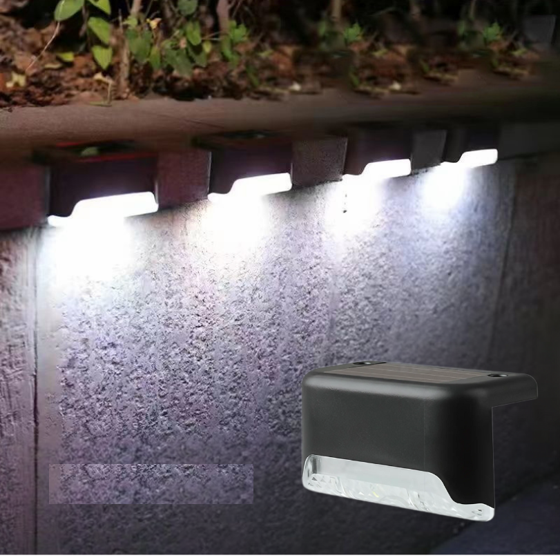 SolarLight 2+2 GRATIS: Zonne-Energie Aangedreven Buitenlamp