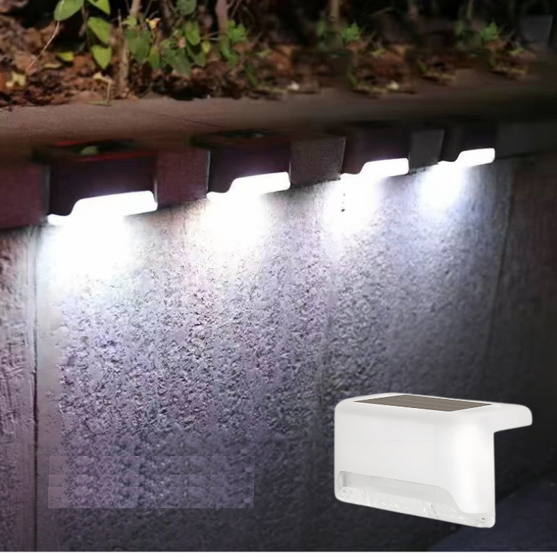 SolarLight 2+2 GRATIS: Zonne-Energie Aangedreven Buitenlamp