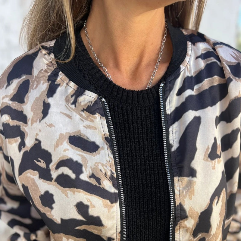 LeopardJacket: Elegant Stijlvol Leopardprint Jasje